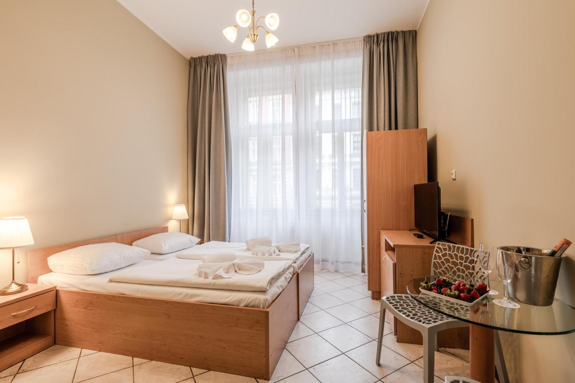 Hotel Brixen Praga Esterno foto
