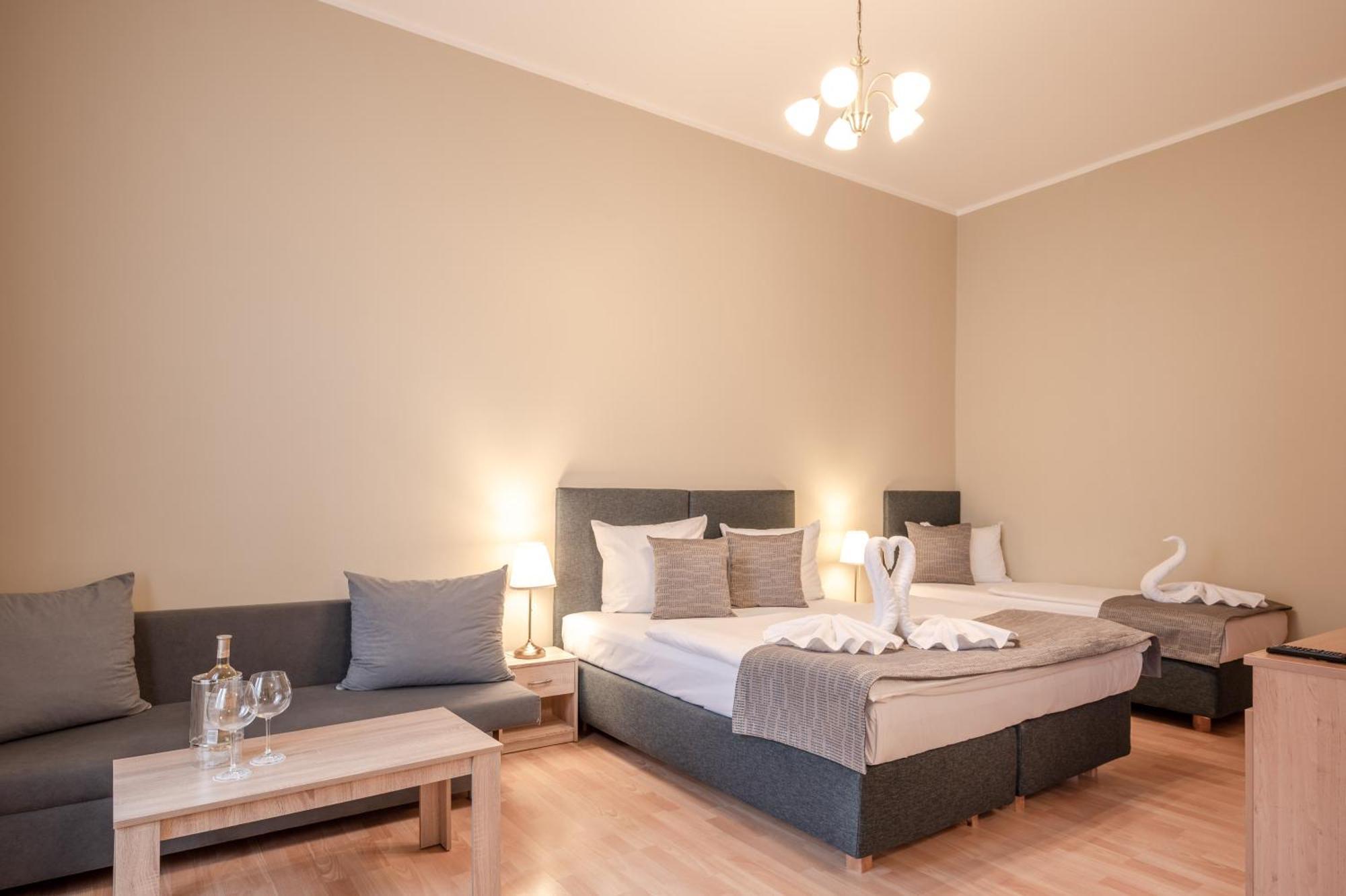 Hotel Brixen Praga Esterno foto