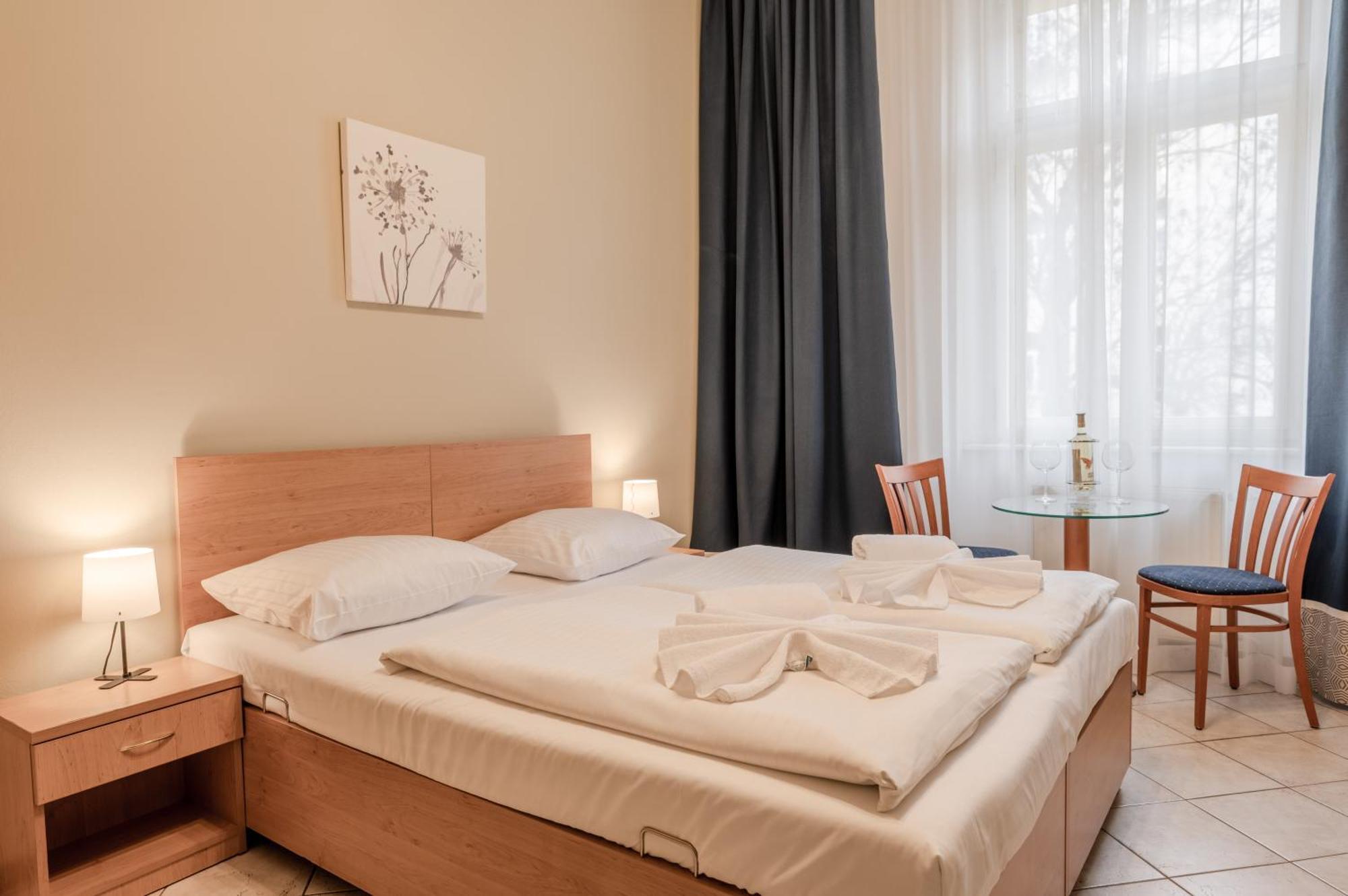 Hotel Brixen Praga Esterno foto
