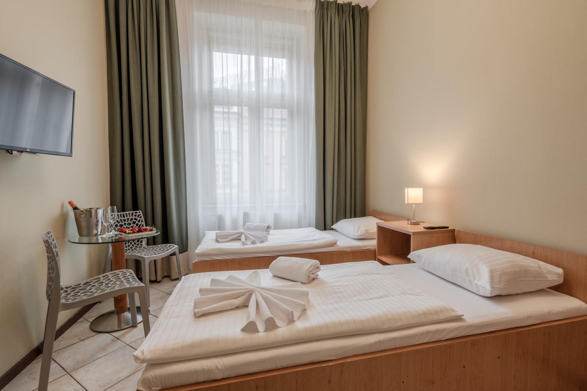 Hotel Brixen Praga Esterno foto