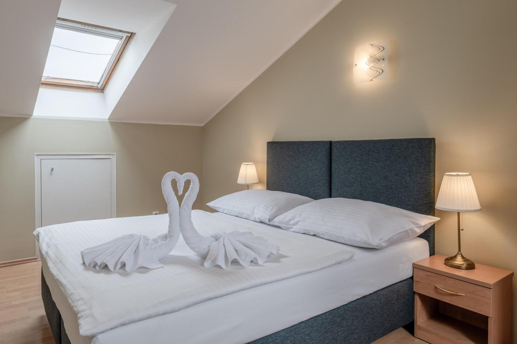 Hotel Brixen Praga Esterno foto